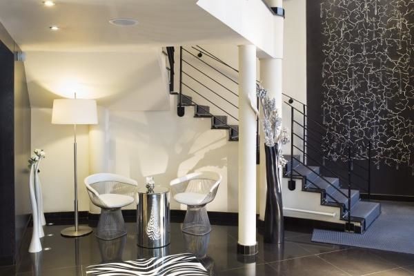 Le M Hotel Paris - receção do hotel